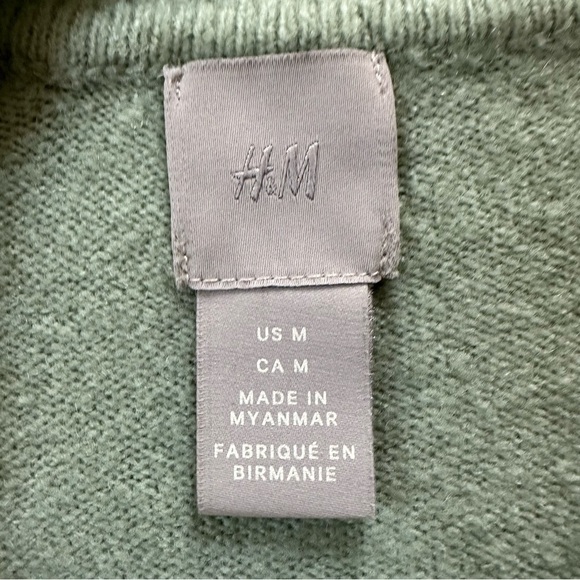 H&M Mint Green Soft Brushed Oversized Sweater with Shoulder Button Detail - Picture 3 of 5